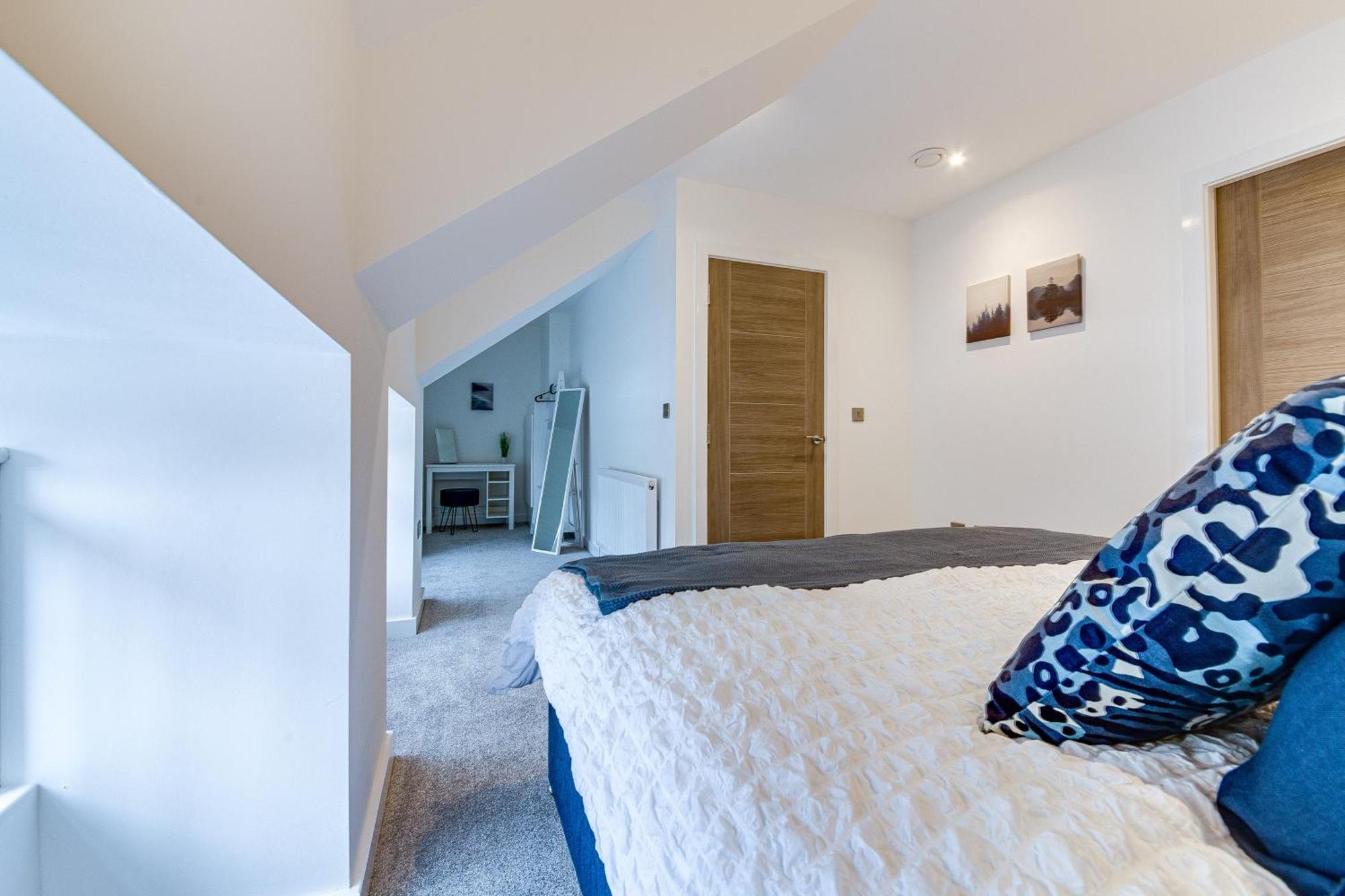 Apartmán Stylish & Contemporary 2-Bed Townhouse - Parking - Wi-Fi - Netflix Worksop Pokoj fotografie